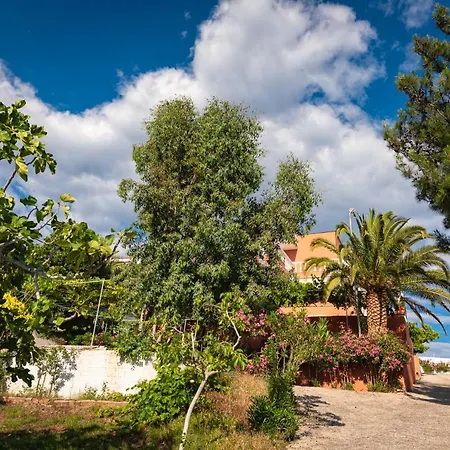 Gonates 아파트호텔