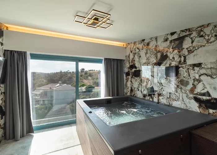 Gonates 4* 利迈纳里亚